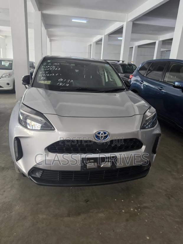 Toyota Yaris 2020 Silver