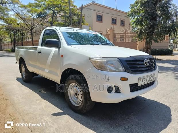 Toyota Hilux 2013 White