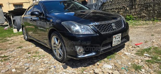 Toyota Crown 2011 Black