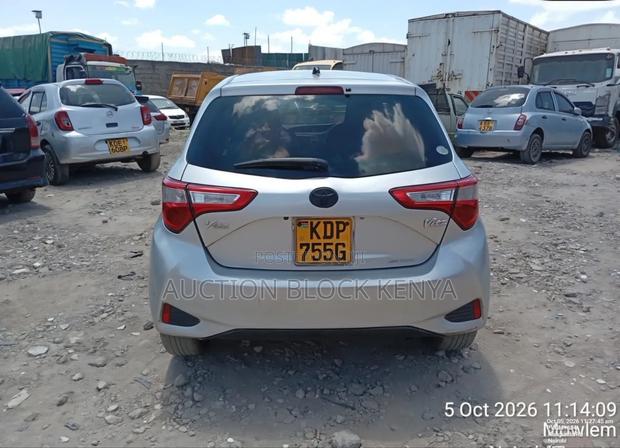 Toyota Vitz 1.0 FWD 5dr 2018 Silver