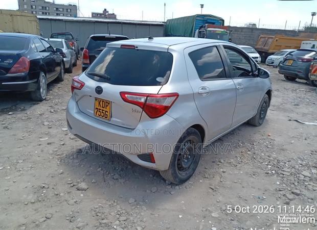 Toyota Vitz 1.0 FWD 5dr 2018 Silver