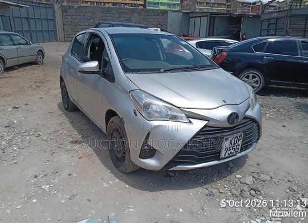 Toyota Vitz 1.0 FWD 5dr 2018 Silver