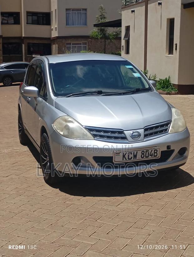 Nissan Tiida 2012 Silver