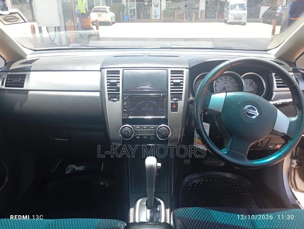 Nissan Tiida 2012 Silver