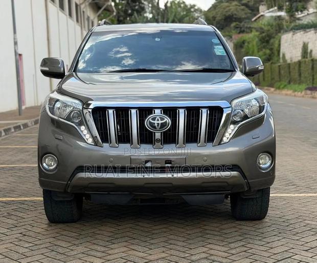 Toyota Land Cruiser 2015 Brown