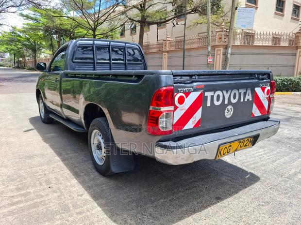 Toyota Hilux 2015 Gray