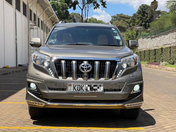 Toyota Land Cruiser Prado 2016 Gray