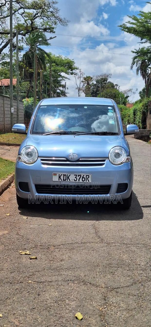 Toyota Sienta 2015 Blue