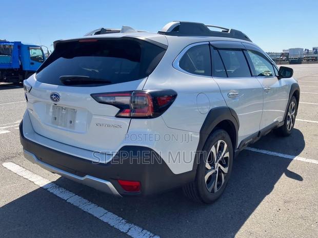 Subaru Outback Limited 2022 White
