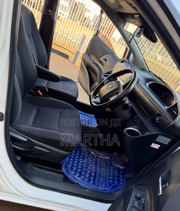 Toyota Sienta 2019 White