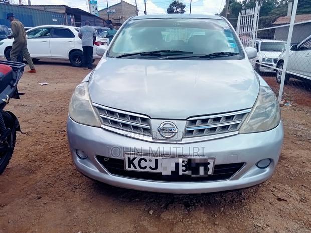 Nissan Tiida 2009 Silver