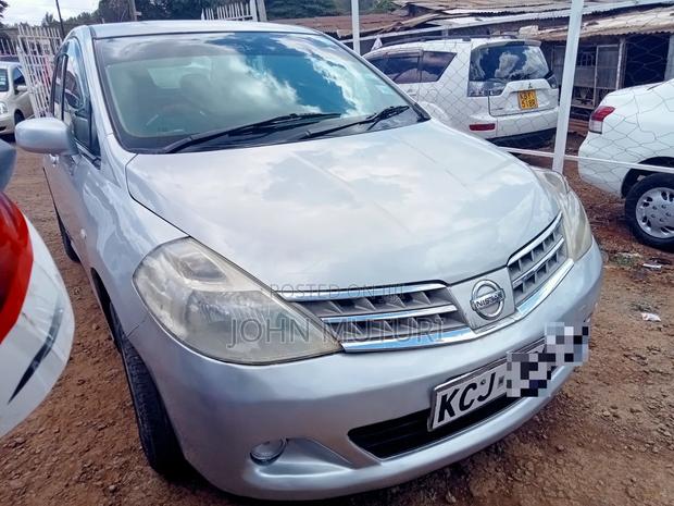 Nissan Tiida 2009 Silver