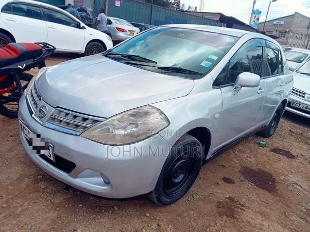 Nissan Tiida 2009 Silver