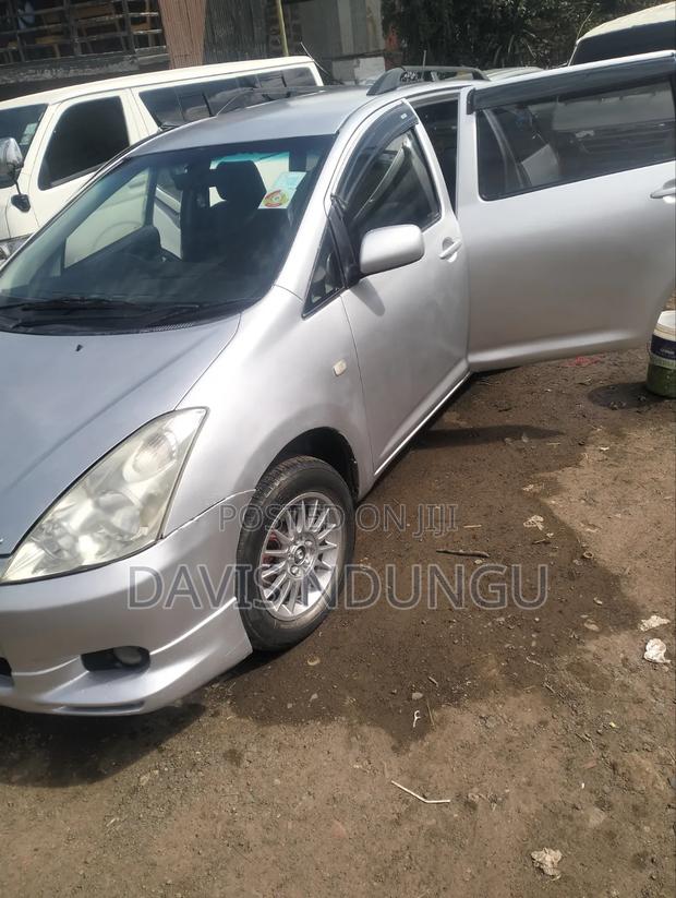 Toyota Wish 2005 Gray