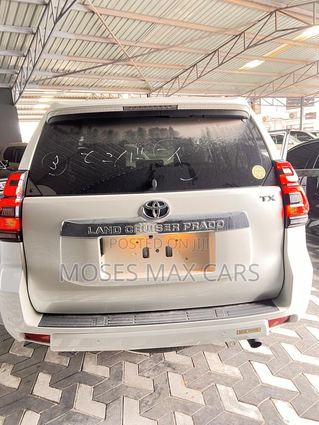 Toyota Land Cruiser Prado 2.7 2019 White