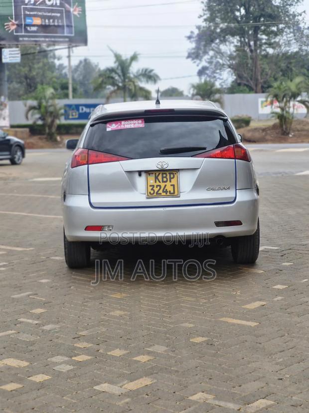 Toyota Caldina 2005 Silver