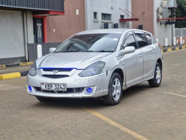 Toyota Caldina 2005 Silver