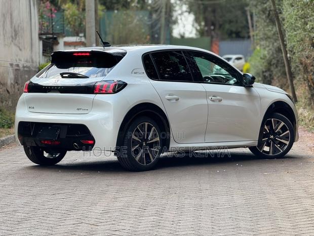 Peugeot 208 2021 Pearl