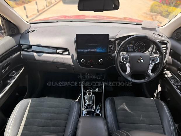 Mitsubishi Outlander 2.4 PHEV AWD 2019 Red