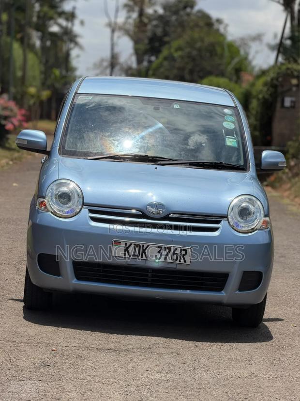 Toyota Sienta 2014 Blue