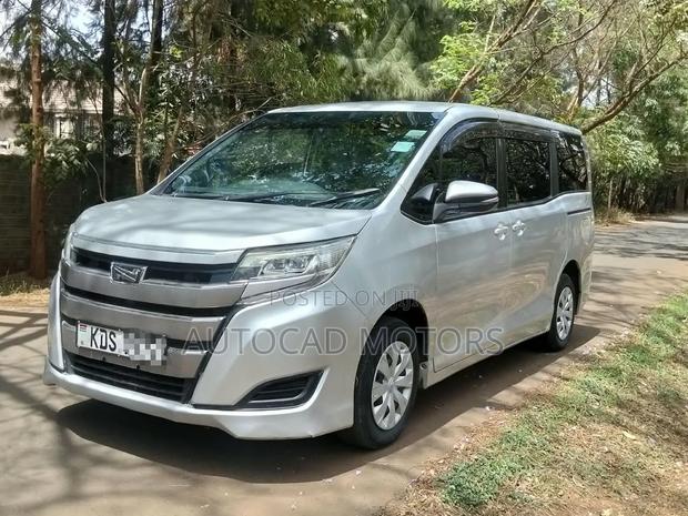 Toyota Noah 2.0 FWD (8 Seater) 2018 Silver
