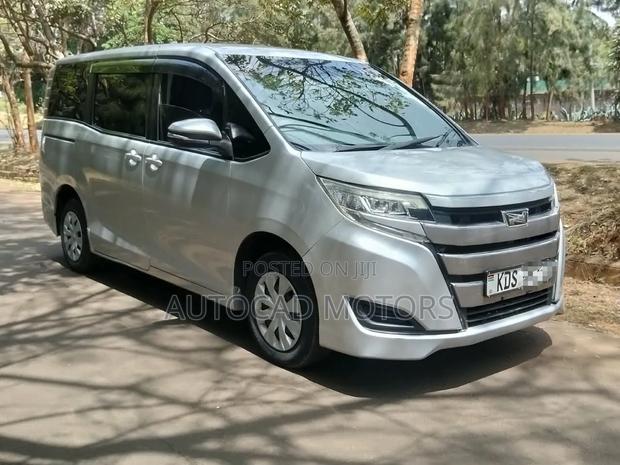 Toyota Noah 2.0 FWD (8 Seater) 2018 Silver
