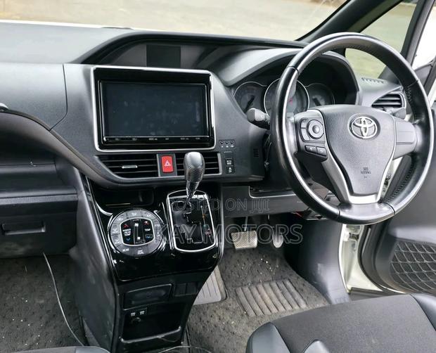 Toyota Noah 2019 White