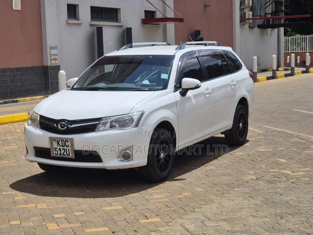 Toyota Corolla Fielder 1.5 Petrol FWD 2013 White