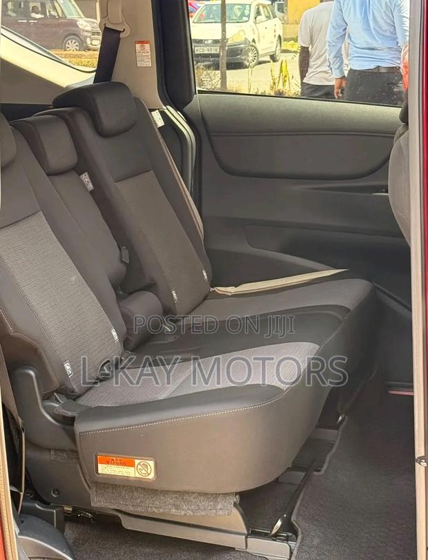 Toyota Sienta 2019 Red
