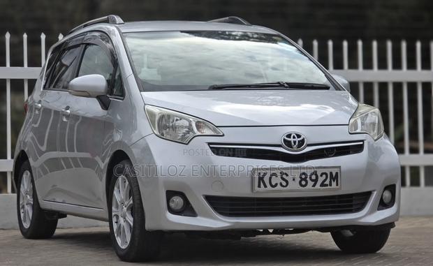 Toyota Ractis 1.5 FWD 2013 Silver