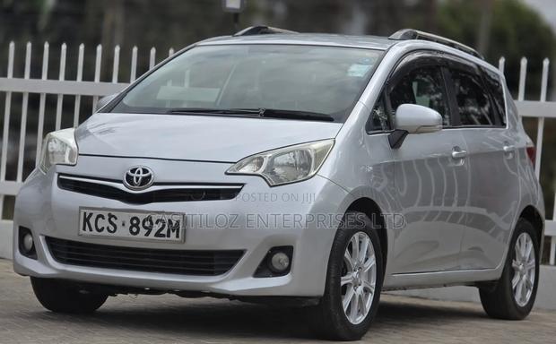 Toyota Ractis 1.5 FWD 2013 Silver