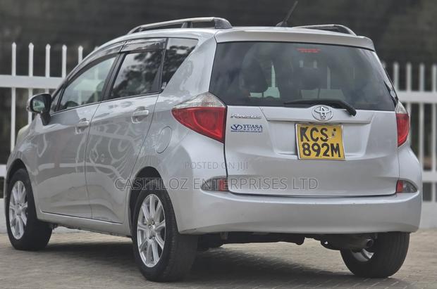 Toyota Ractis 1.5 FWD 2013 Silver