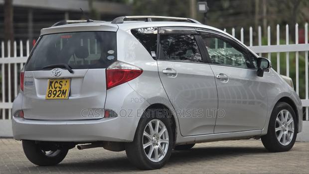 Toyota Ractis 1.5 FWD 2013 Silver