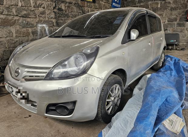 Nissan Note 2010 Silver