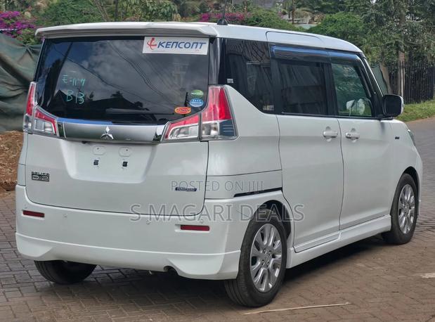 Mitsubishi Delica 2019 White