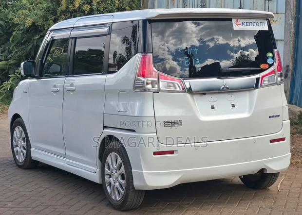 Mitsubishi Delica 2019 White