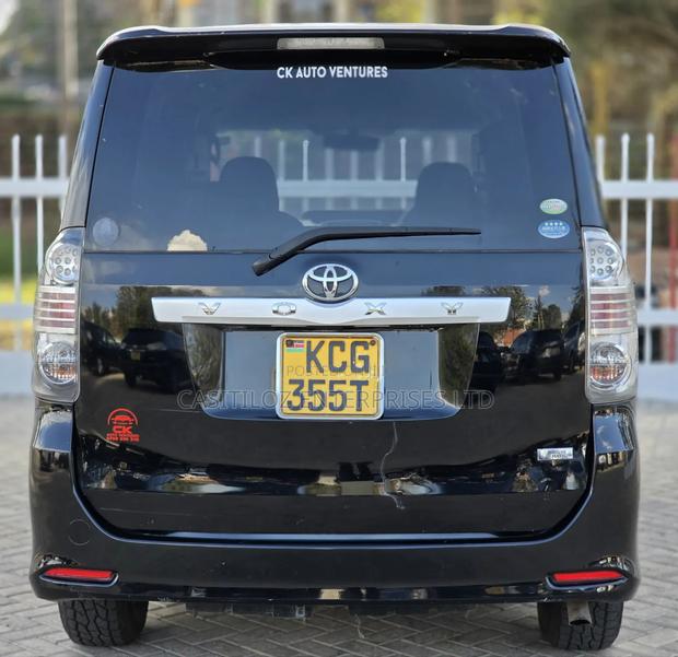 Toyota Voxy ZS 2WD 7-Seater 2009 Black
