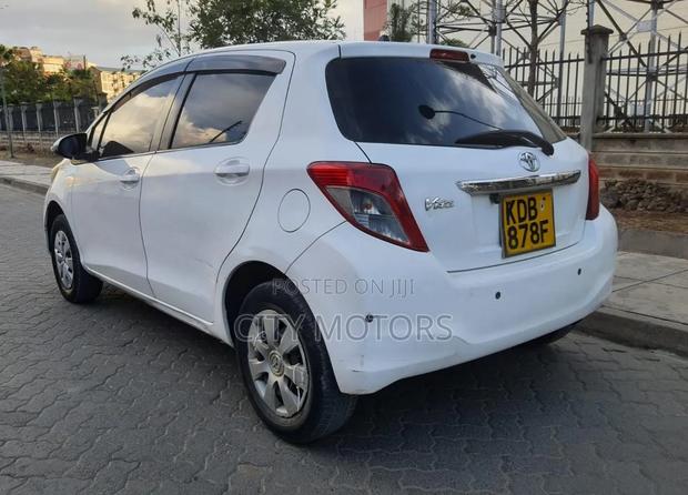 Toyota Vitz 1.0 FWD 5dr 2014 White