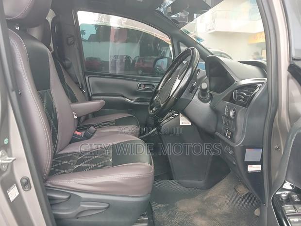 Toyota Noah 2.0 AWD (8 Seater) 2018 Gold
