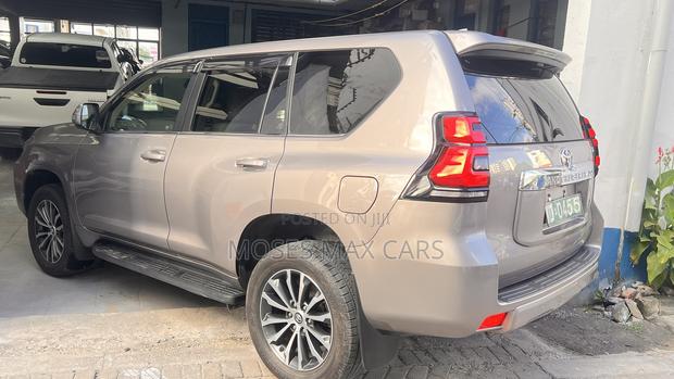 Toyota Land Cruiser Prado 2.8 2020 Gold