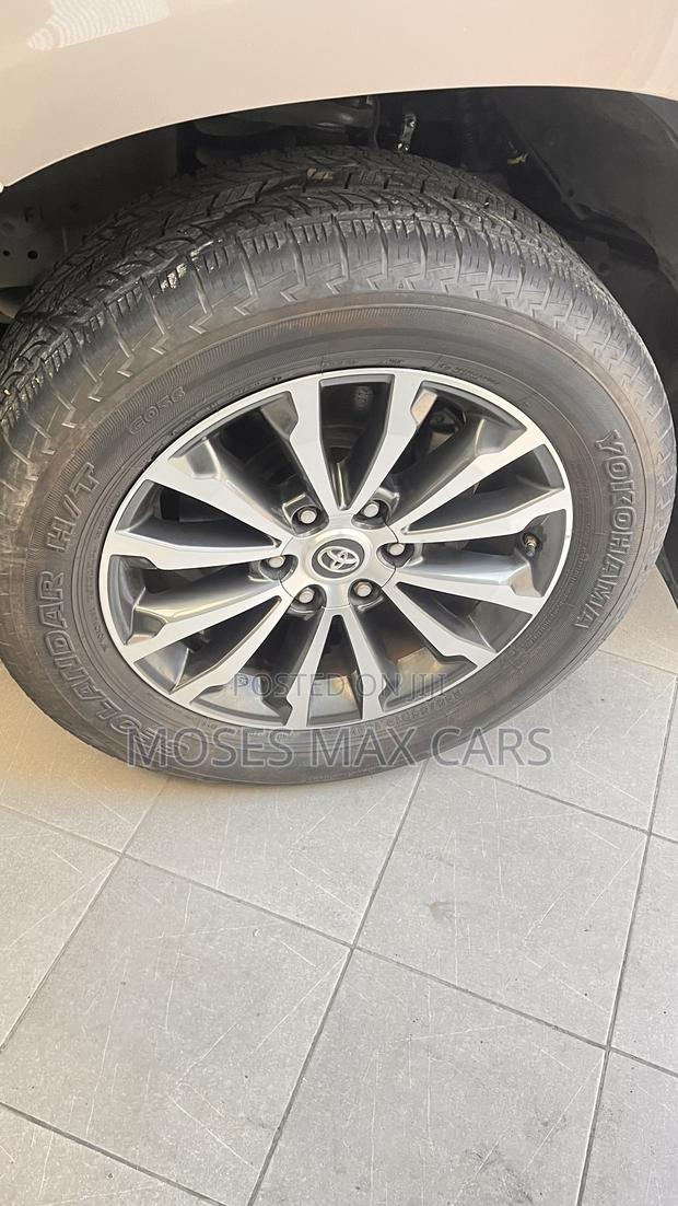 Toyota Land Cruiser Prado 2.8 2020 Gold
