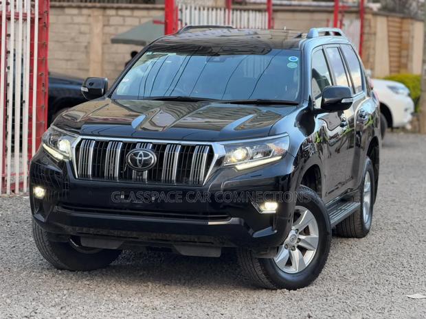 Toyota Land Cruiser Prado 2.8 2022 Black