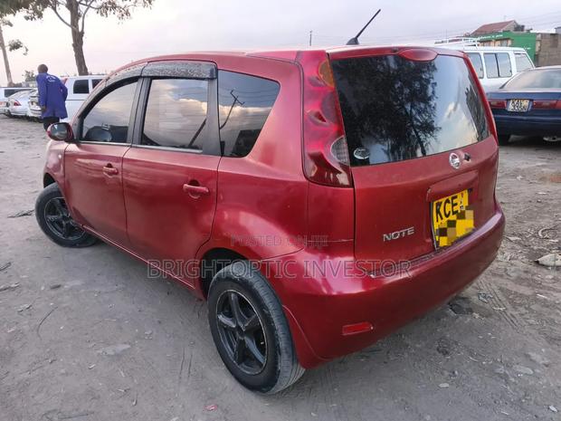 Nissan Note 2010 Red
