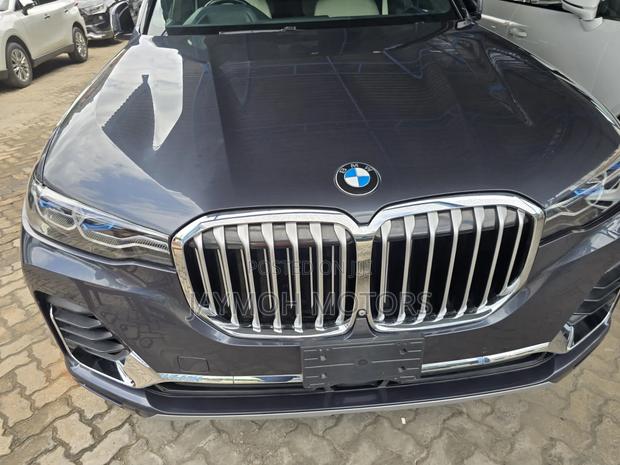 BMW X7 2021 Teal