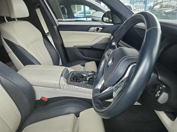 BMW X7 2021 Teal