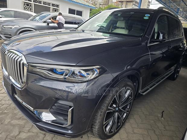 BMW X7 2021 Teal