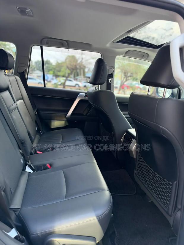 Toyota Land Cruiser Prado 2.8 2022 White