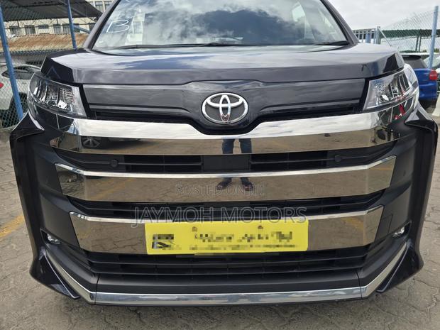 Toyota Noah 2022 Black