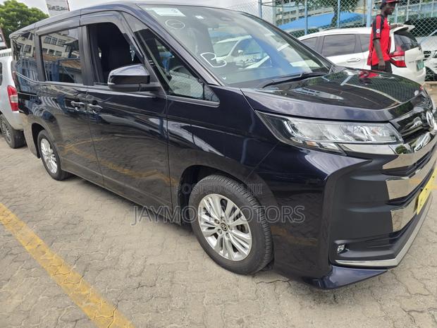 Toyota Noah 2022 Black