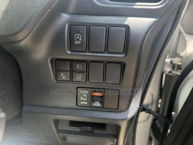 Toyota Noah 2020 Gold